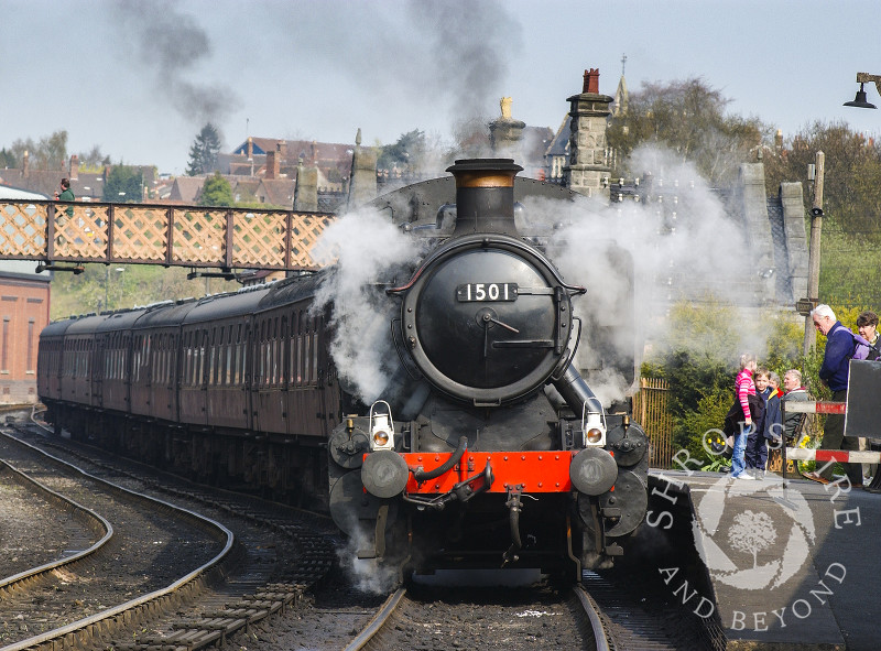 A GWR 1500 Class locomotive steams out of Bridgnorth Station,  Severn Valley Railway, Shropshire, England.