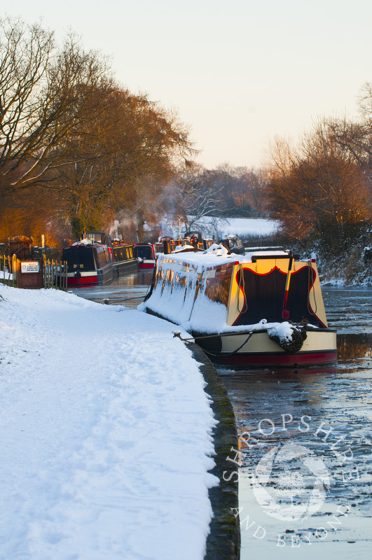 Winter on the Llangollen Canal at Ellesmere, Shropshire, England.