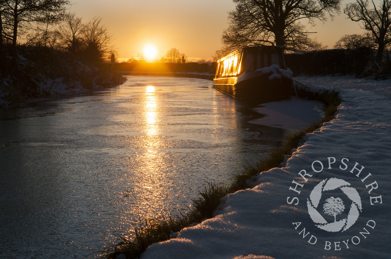 Winter sunset on the Llangollen Canal at Ellesmere, Shropshire, England.