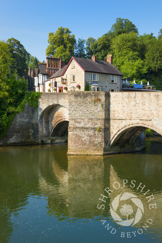 The Charlton Arms and Ludford Bridge at Ludlow, Shropshire, England.