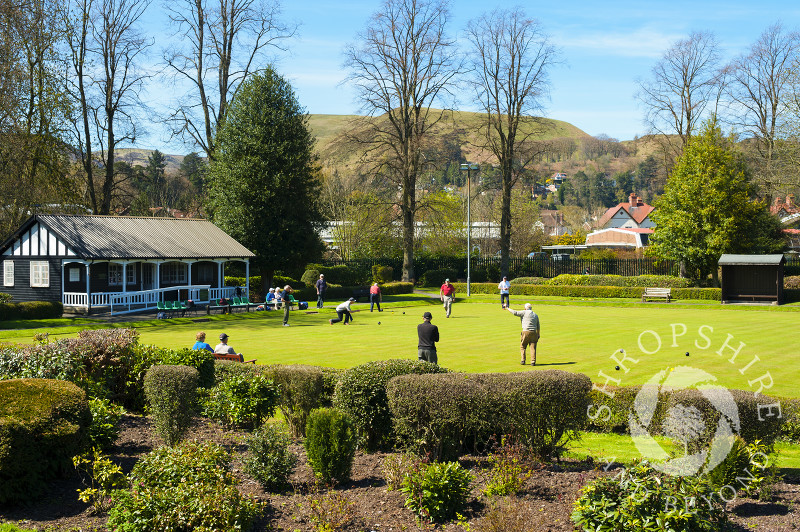 Playing bowls beneath the Long Mynd at Church Stretton, Shropshire, England.