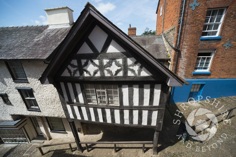 The House on Crutches in Bishop's Castle, Shropshire, England. This timber framed building dates back to Elizabethan times and houses an extensive social history collection.