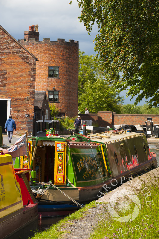 Narrowboats moored at Gailey Top Lock, Staffordshire, on the Staffordshire and Worcestershire Canal.