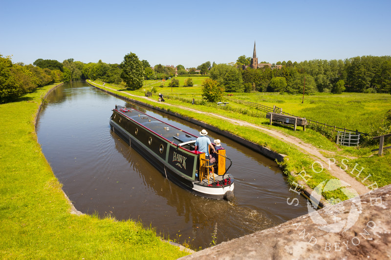 A narrowboat on the Shropshire Union Canal at Brewood, Staffordshire, England.