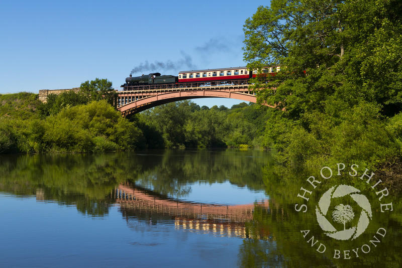 Erlestoke Manor 7812 on the Victoria Bridge over the River Severn at Arley on the Severn Valley Railway line, Worcestershire.