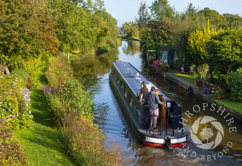 A narrowboat on the Llangollen Canal at Lower Frankton, Shropshire.