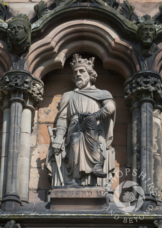 Statue of Edward II on the West Front of Lichfield Cathedral, Lichfield, Staffordshire, England.