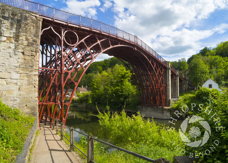 The Iron Bridge, over the River Severn, at Ironbridge, Shropshire.