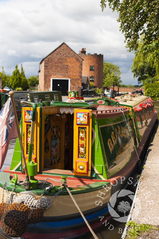 A narrowboat moored at Gailey, Staffordshire, on the Staffordshire and Worcestershire Canal, England.