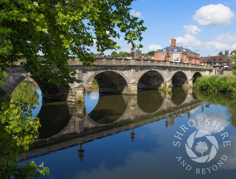 Welsh Bridge over the River Severn at Shrewsbury, Shropshire, England.